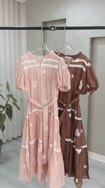 فستان نسائي مطرز