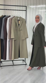 جاكيت نسائي بقص جانبية