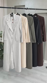 جاكيت اسكارف