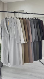 جاكيت نسائي مع زر