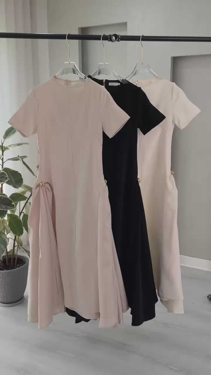 فستان نسائي