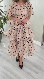 فستان نسائي منقط