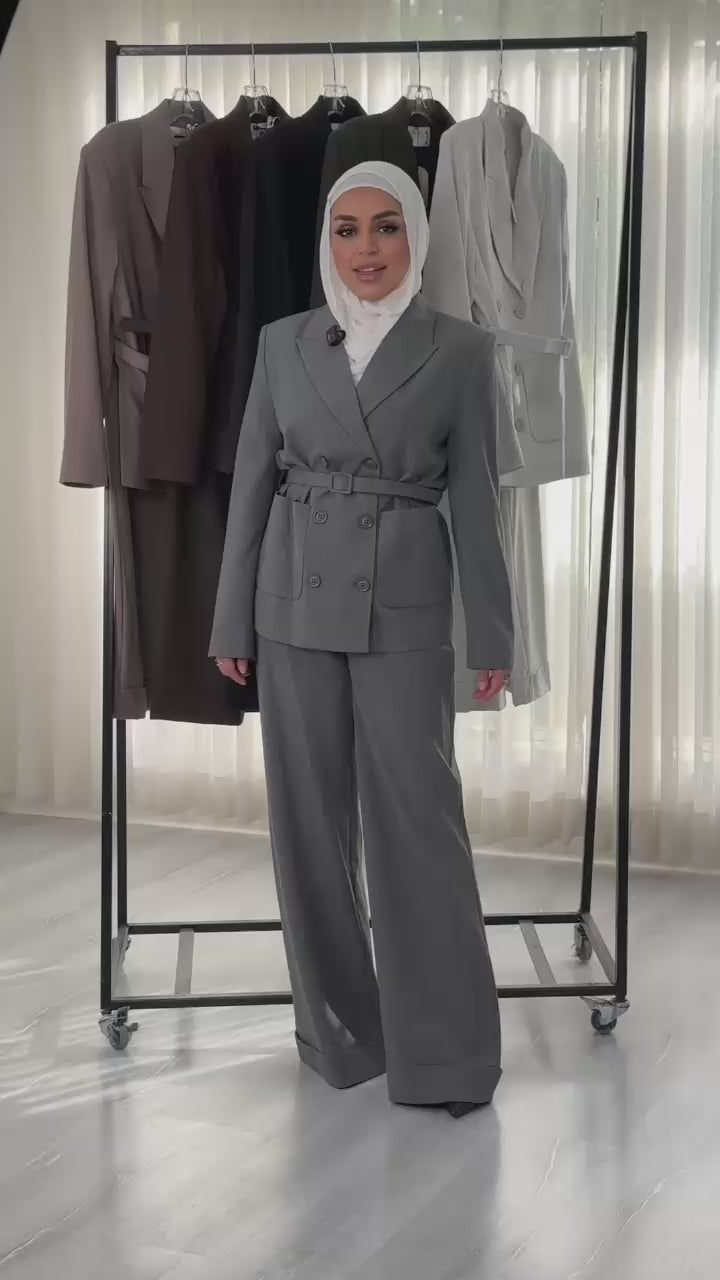 بدلة نسائي باربع ازرار