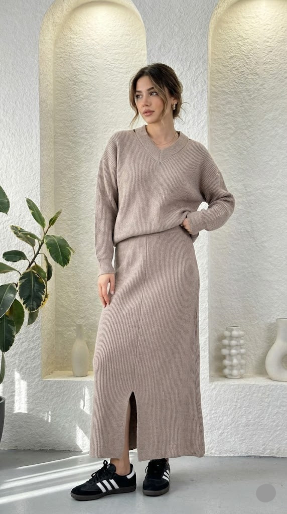 بدلة نسائي تنورة